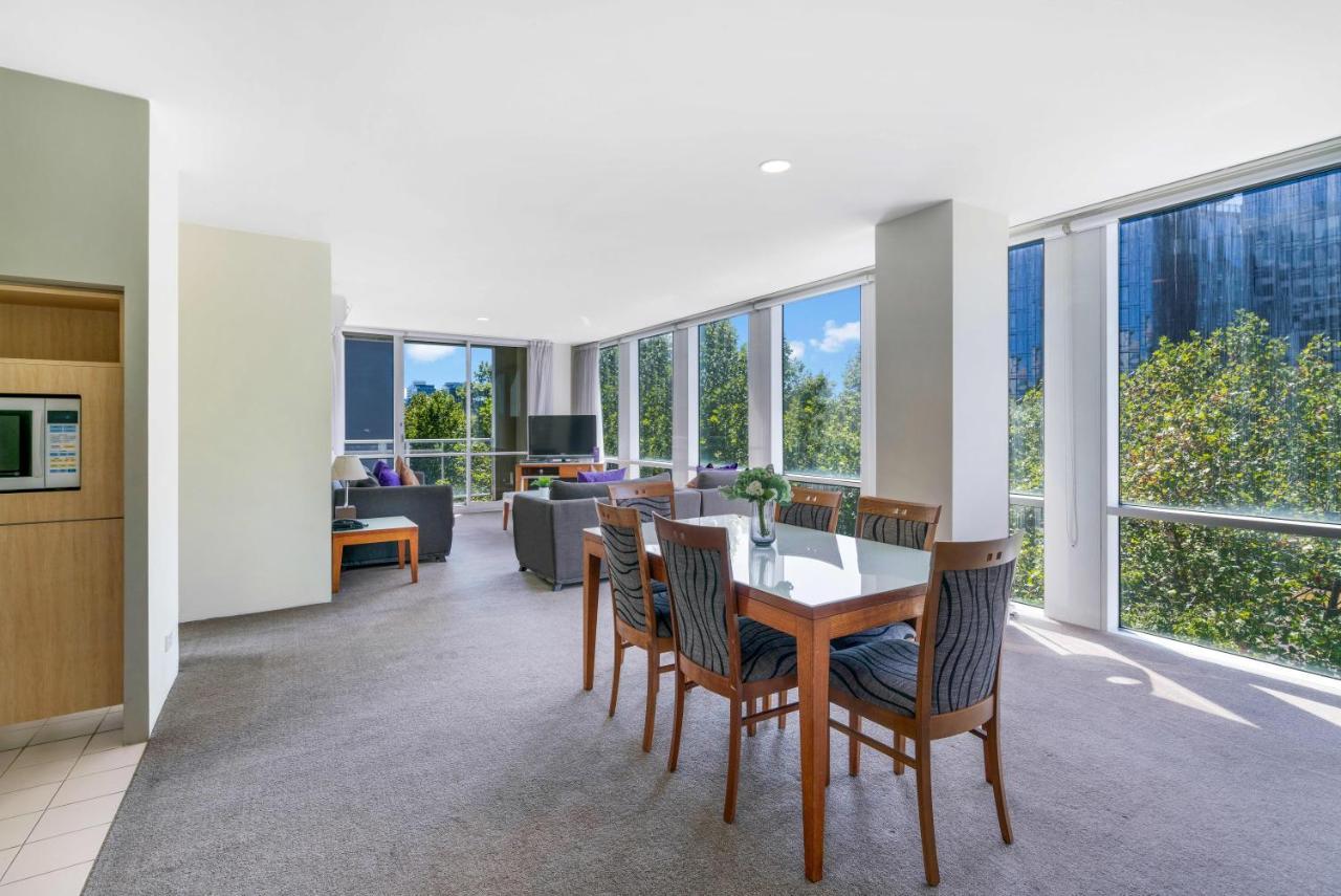 Park Regis Griffin Suites Melbourne Exterior photo