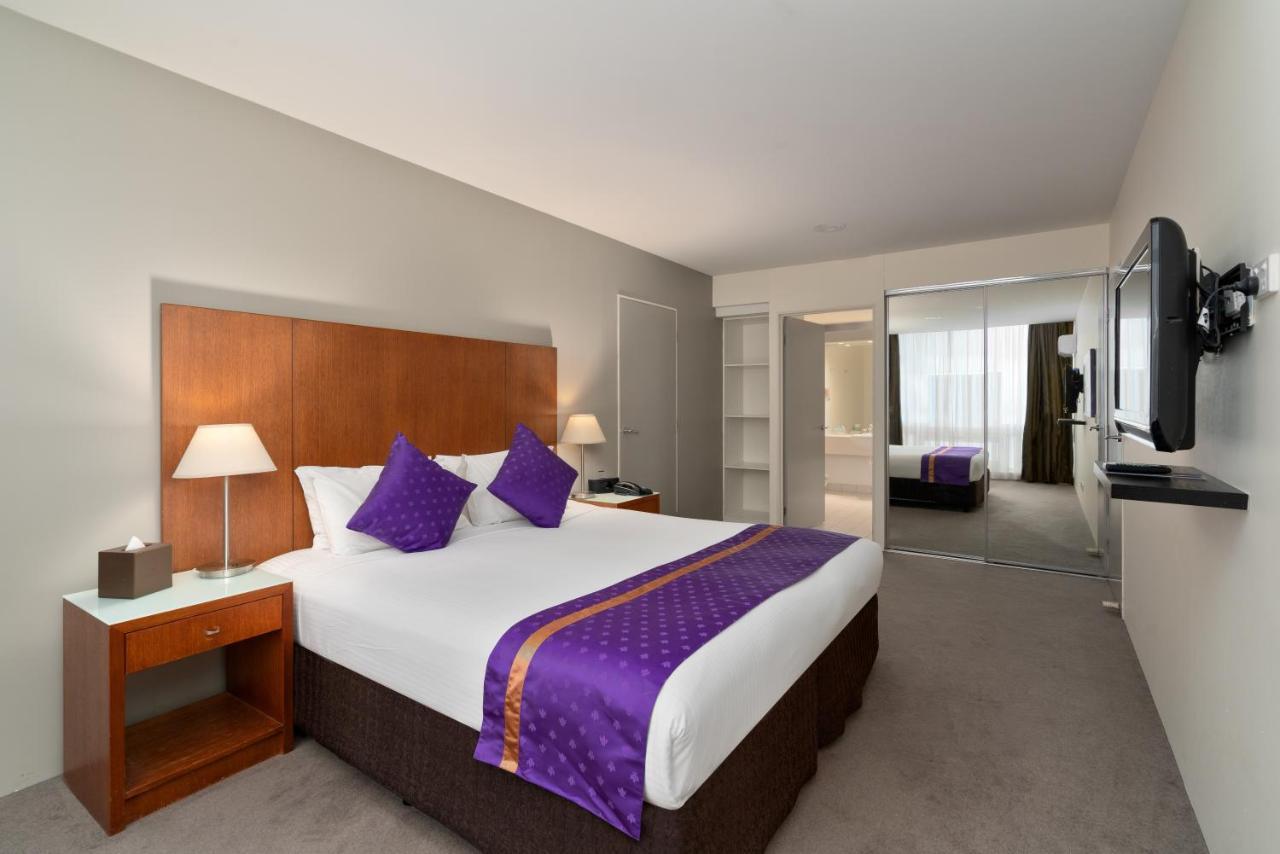 Park Regis Griffin Suites Melbourne Exterior photo